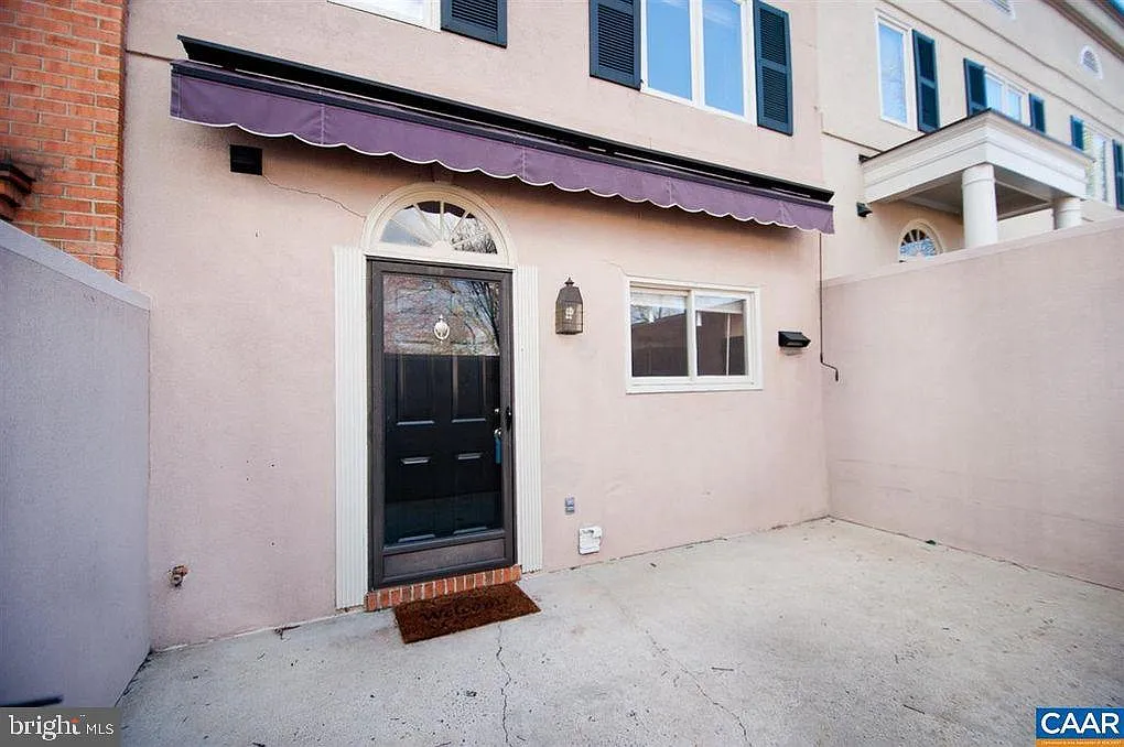 2 bed, 2.5 bath, 1134 sqft, $2,100 — Photo 2