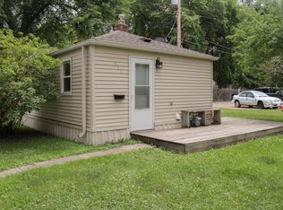 911 8th Ave S, Grand Forks, ND 58201