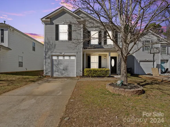 7335 Mitzi Deborah Ln, Charlotte, NC 28269