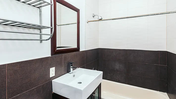 Rented by Nooklyn NYC LLC | media 14