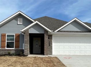 4234 W Buckaroo St, Fayetteville, AR 72704