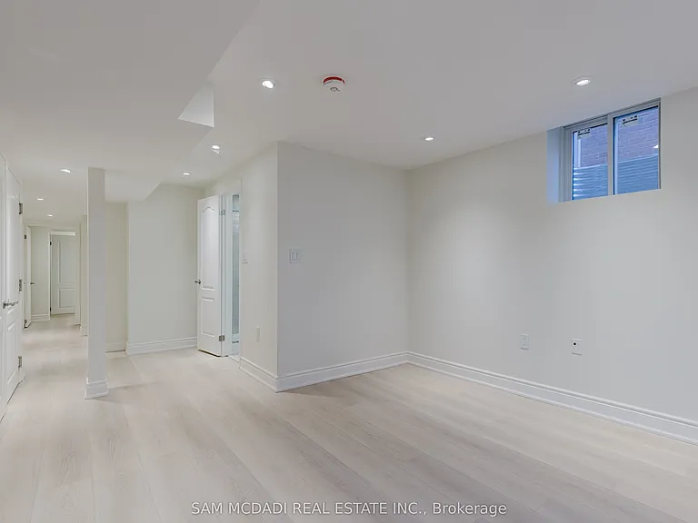 5489 Festival Dr — Photo 11