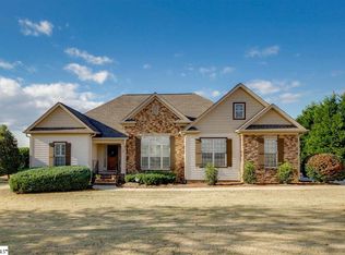 15 Country Mist Dr, Greer, SC 29651