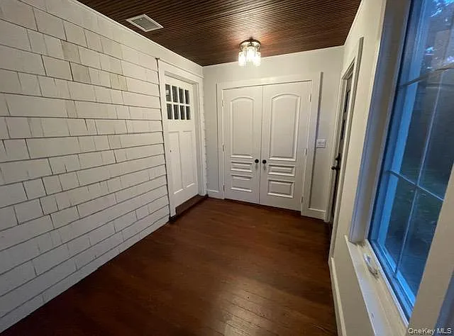 2 bed, 1.5 bath, 1000 sqft, $3,950 — Photo 2
