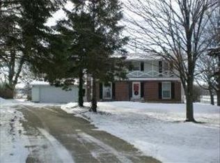 46W627 Allen Rd, Hampshire, IL 60140