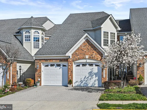 20906 Royal Villa Ter, Sterling, VA 20165