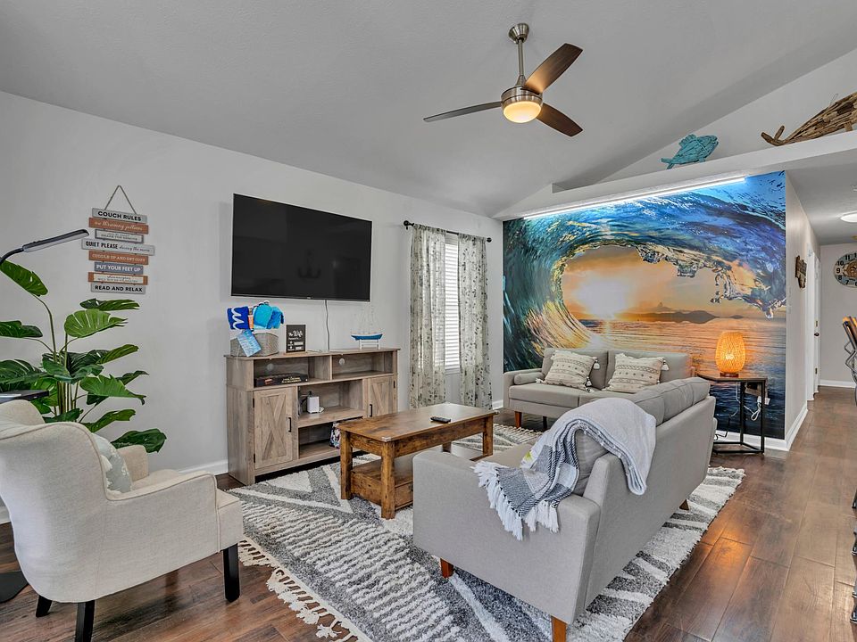 1st image of 213 Seahorse Way
