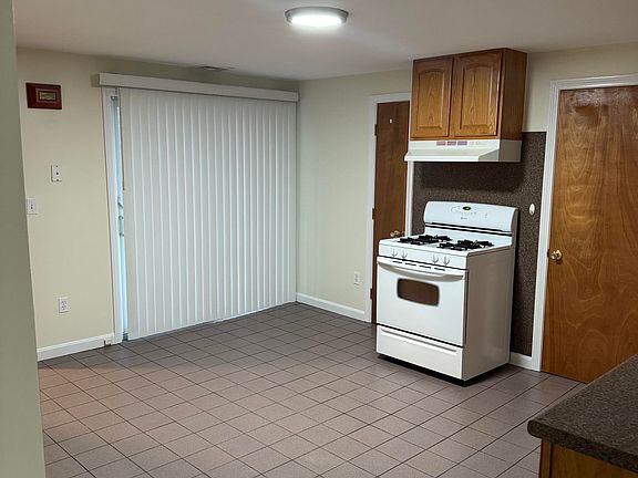 3rd image of 101 Avon St