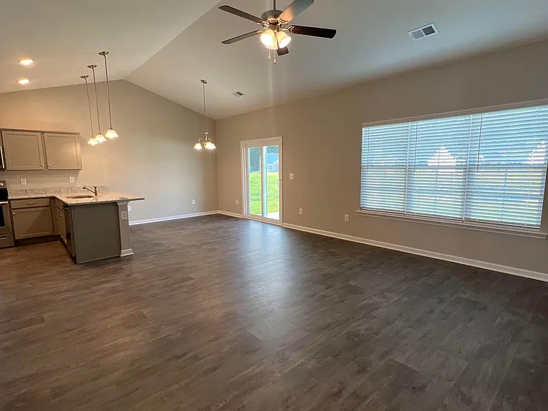 286 Maidens Choice Rd — Photo 7