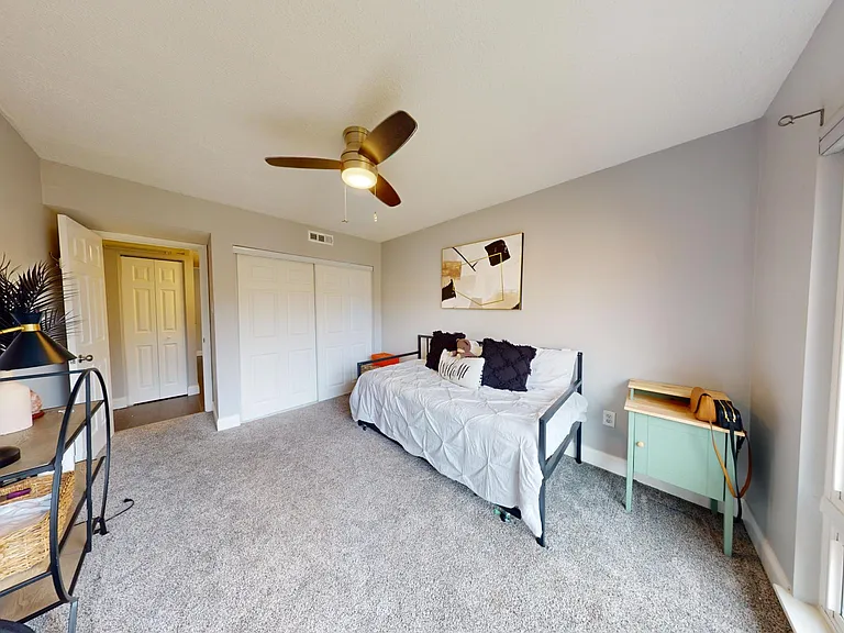124 Roberts Ln #401 — Photo 17