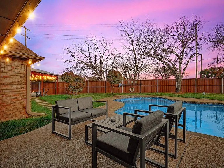 2420 Vista Glen Ln — Photo 47