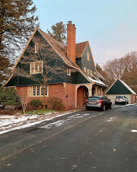 2nd image of 70 Reservoir Ave