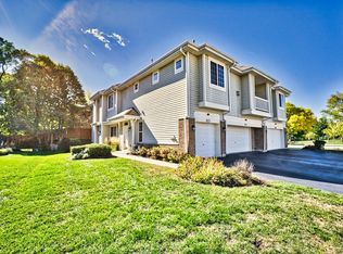 623 W Bayou Ct, Fox Lake, IL 60020