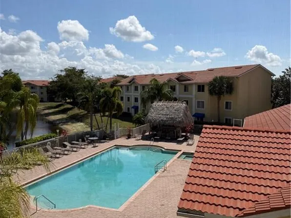 8214 Key Royal Cir APT 131, Naples, FL 34119