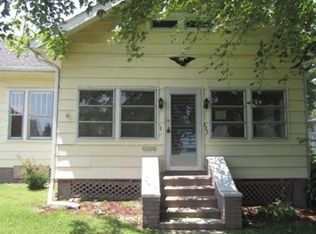 725 S McKinley St, Harrisburg, IL 62946