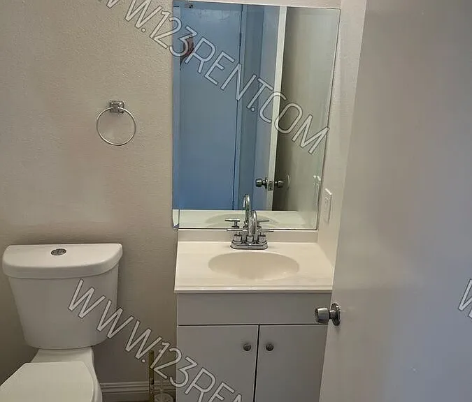 411 W Avenue J #5 — Photo 16