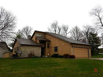 1202 Cathy Ct photo 1
