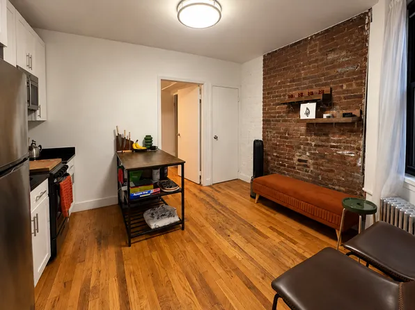 269 East 10th Street image 1 of 3