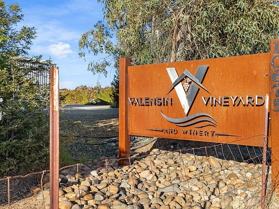 5th image of 10675 Valensin Rd