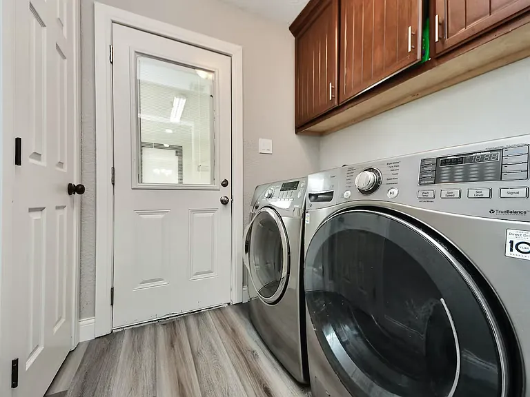 611 Sycamore Dr — Photo 21