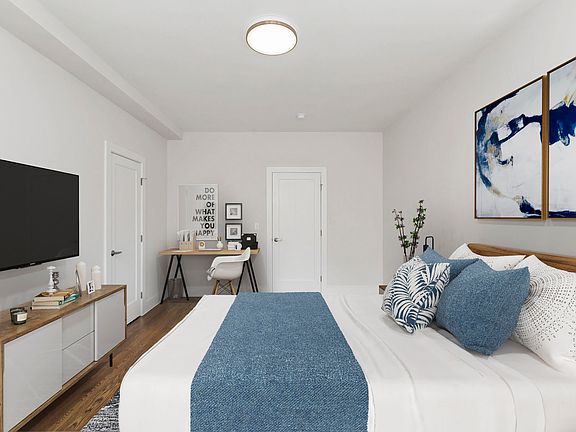 4th image of 2202 Leavenworth St #405