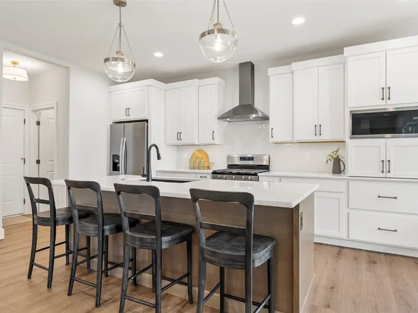 424 15th Ave SW, Mount Vernon, IA 52314