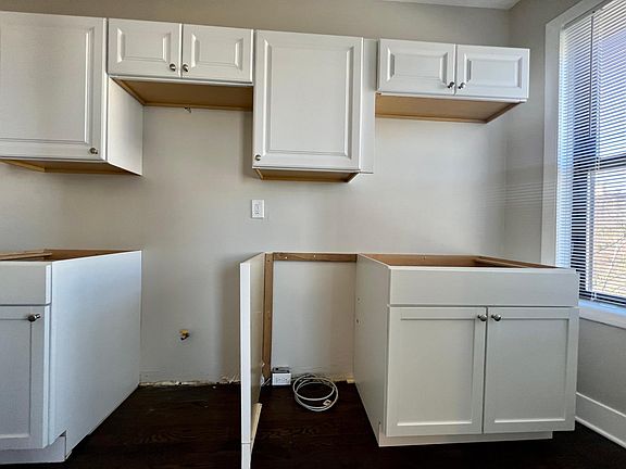 2nd image of 1641 W North Shore Ave APT 3B