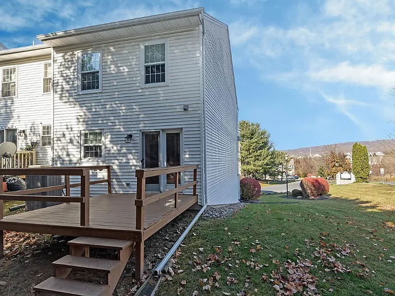 2165 Saint Clair Ct — Photo 23