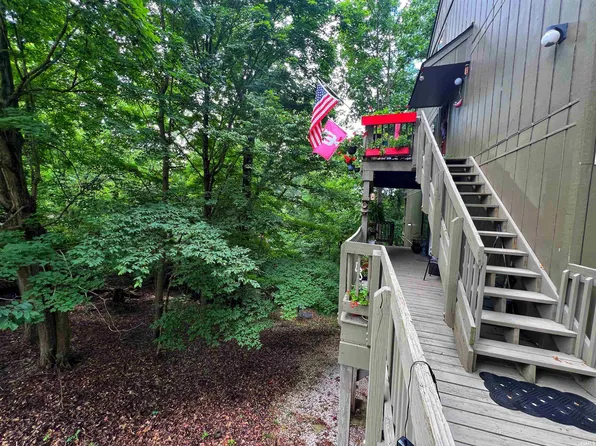 9406 S Lake Ridge Dr #101, Bloomington, IN 47401