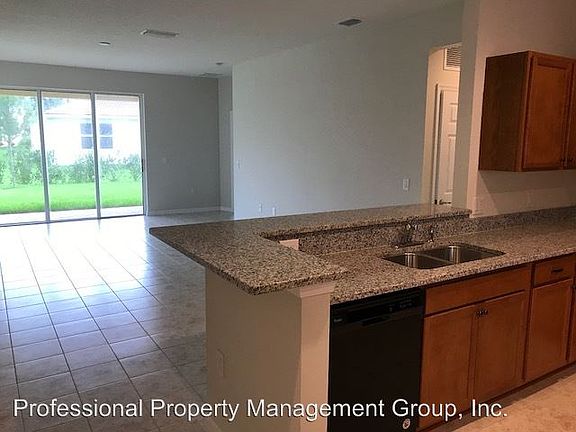 3rd image of 250 Provence Pl