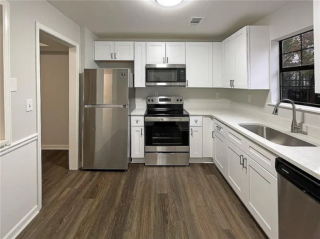 2 bed, 1320 sqft, $1,650 — Photo 1