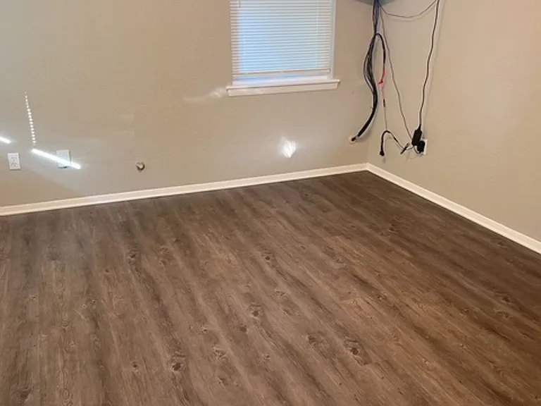 201 Straw Rd — Photo 5