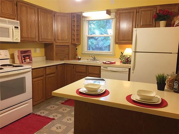 5th image of 1325 Hertz Dr SE