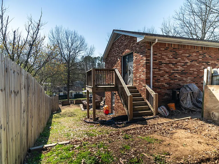150 Delvin Dr #A — Photo 33