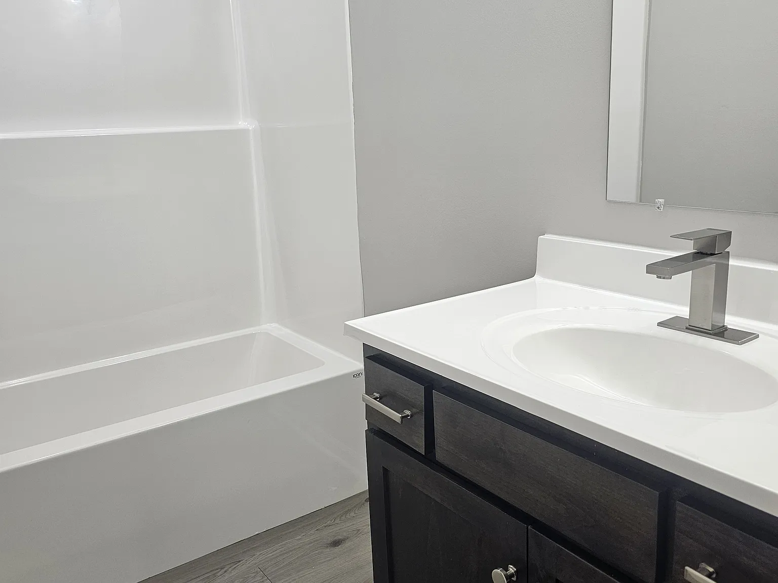 3 bed, 1.5 bath, 1450 sqft, $1,450 — Photo 3