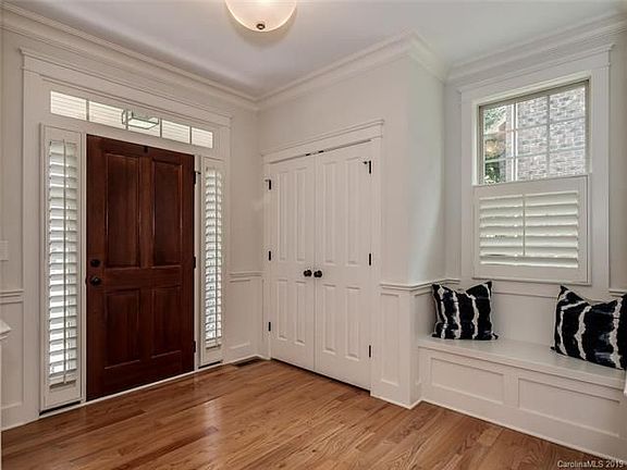 3rd image of 6823 Providence Ln
