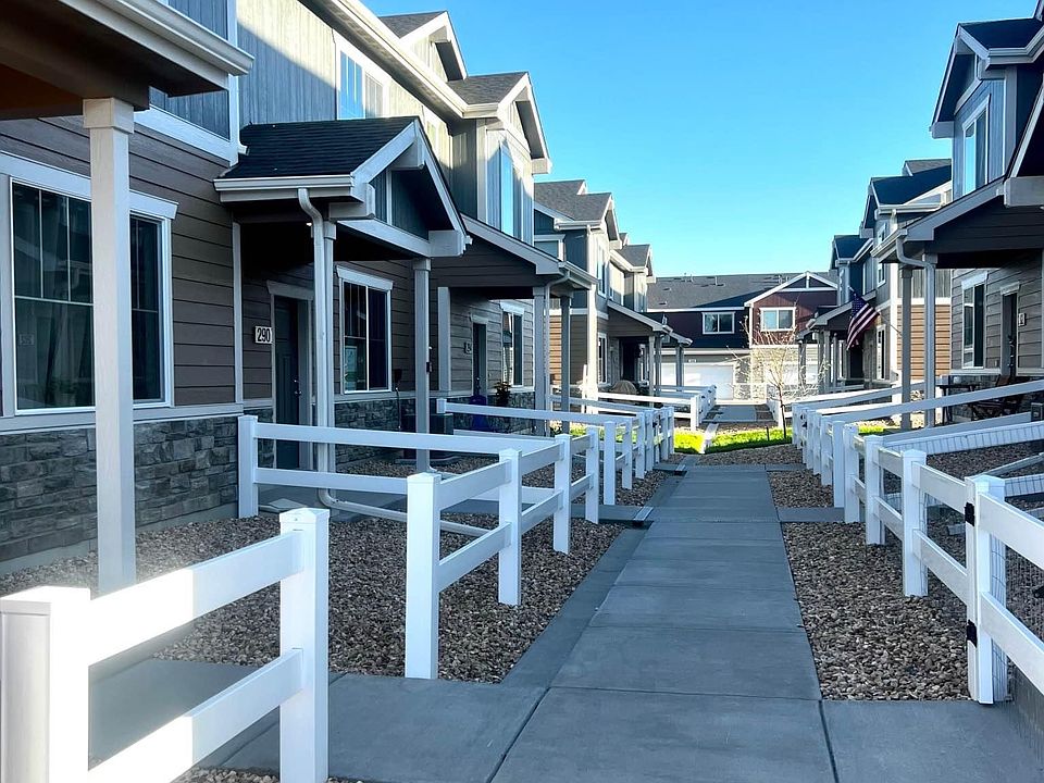 1st image of 290 Cardinal St