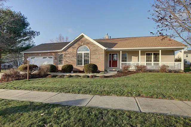 604 Hawk Dr photo 1