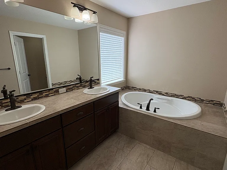 17204 NW Trillium St — Photo 12