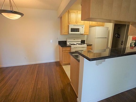 3rd image of 7777 Hollywood Blvd APT 101