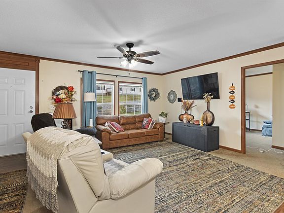 5th image of 708 Tinker Ln