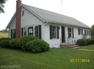 60859 Roberts Rd, Three Rivers, MI 49093