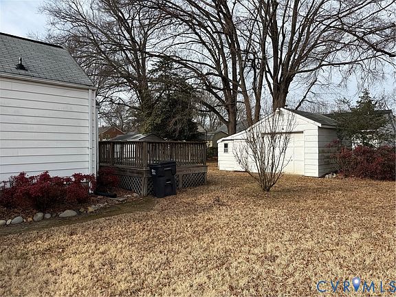 4th image of 2805 Pickett St