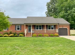 649 Blackthorne Dr, Chesapeake, VA 23322