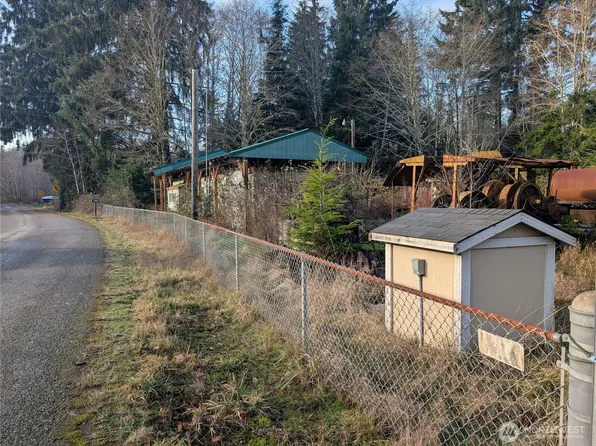 300 Sekiu River Road, Sekiu, WA 98381