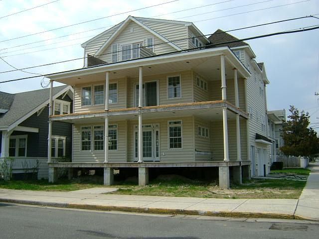 1st image of 800 Third St