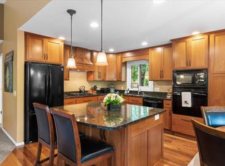 3309 Casco Cir, Wayzata, MN 55391