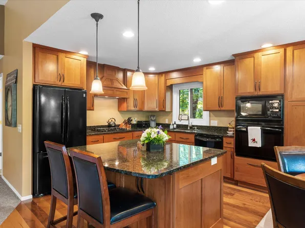 3309 Casco Cir, Wayzata, MN 55391