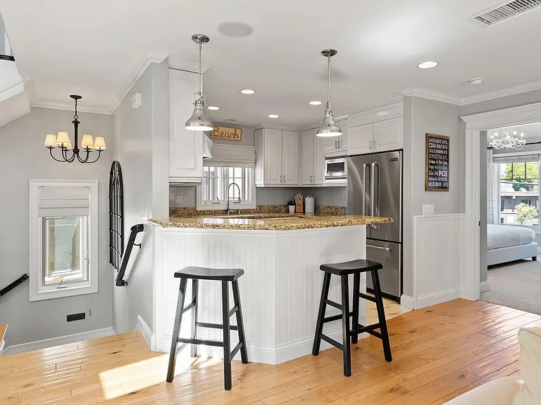 705 1/2 Goldenrod Ave — Photo 11