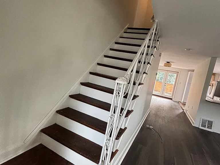 400 S Church St — Photo 10
